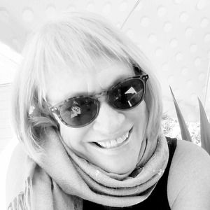 Meet your Posher, Debbie